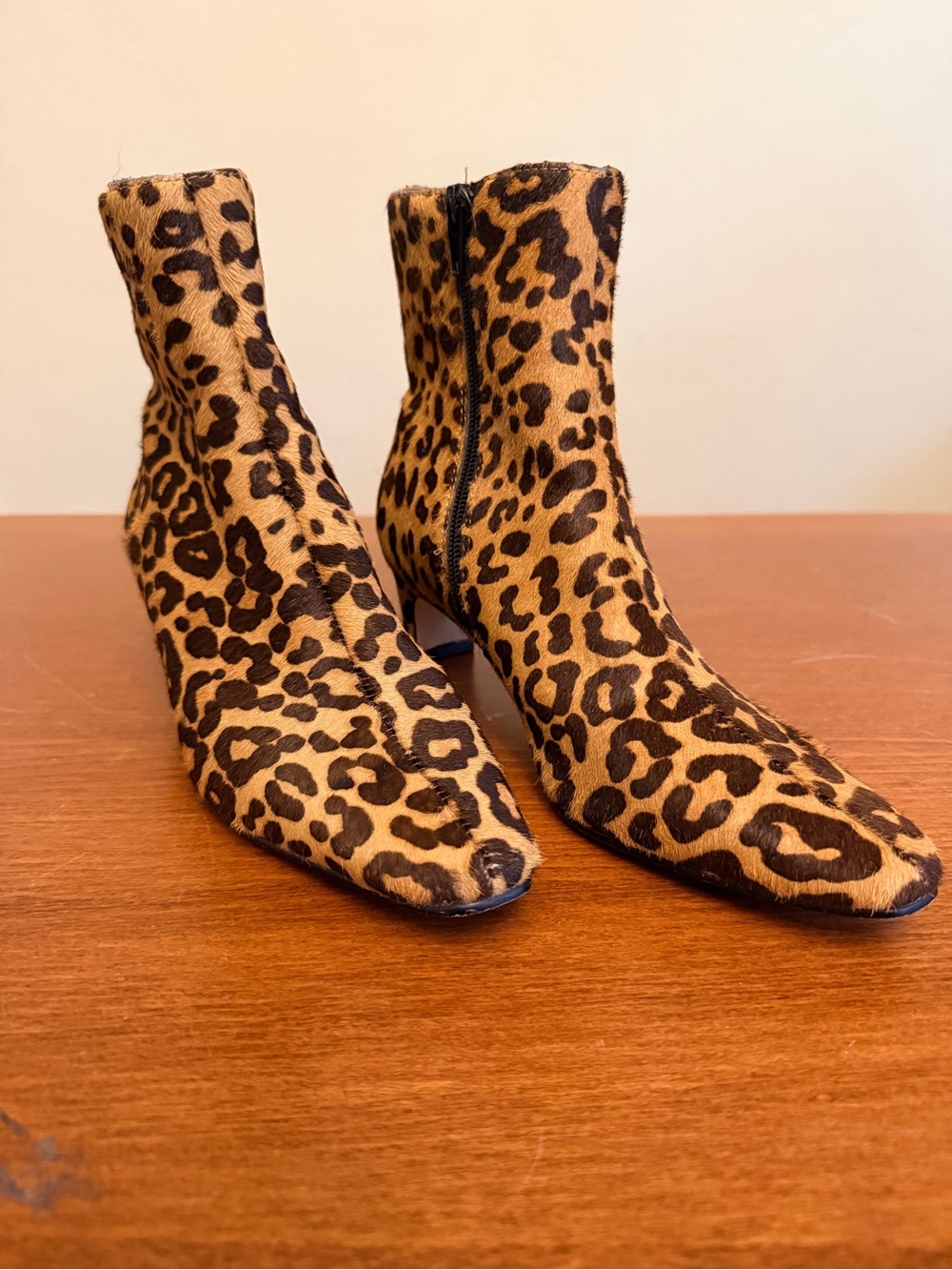 Steve Madden Leopard Pony Hair Pointed Toe Kitten Heel Booties Size 6.5